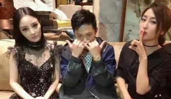 吃瓜娱乐圈双男,娱乐圈双生明星的甜蜜碰撞