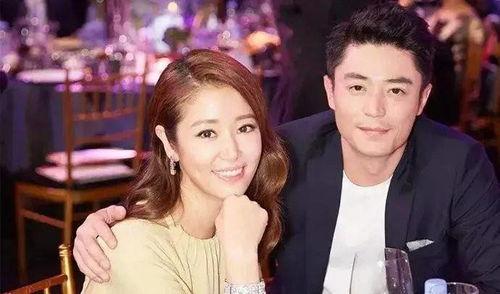 在娱乐圈吃瓜后我爆红了