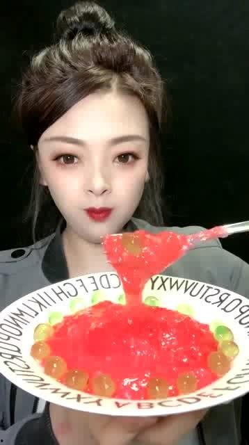 娱乐吃瓜酱是小孩