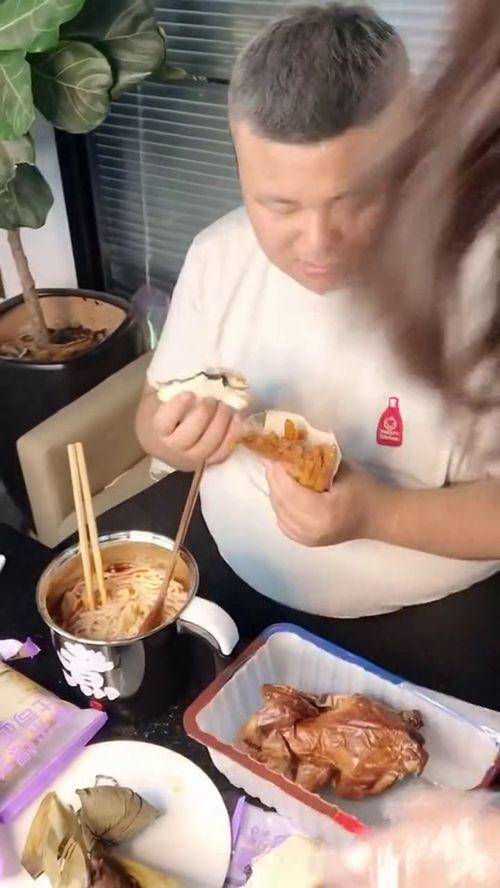 娱乐吃瓜酱试吃员在线观看,美食盛宴背后的故事